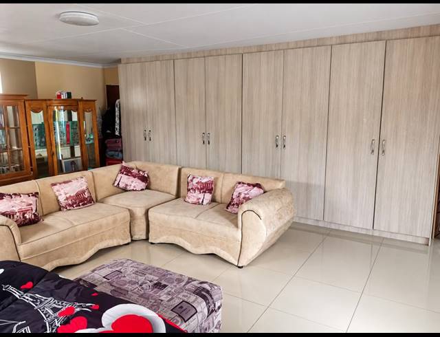 3 BEDROOM HOUSE FOR SALE IN MOREHILL